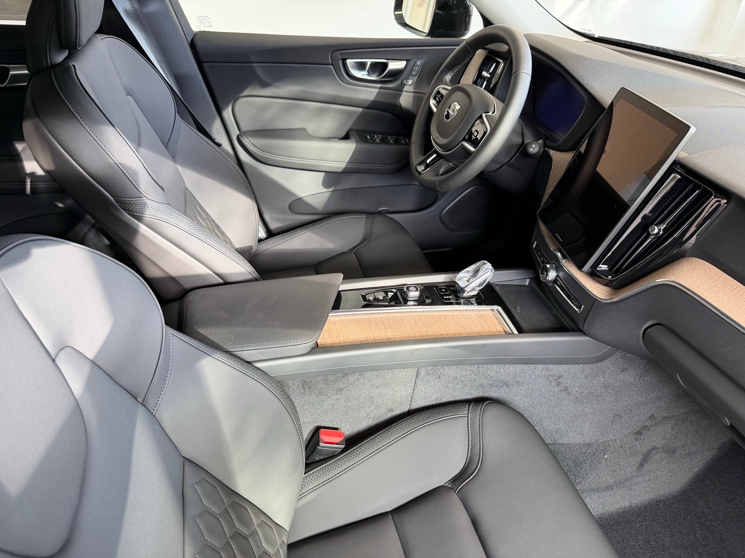 new 2026 Volvo XC60 car, priced at $57,985