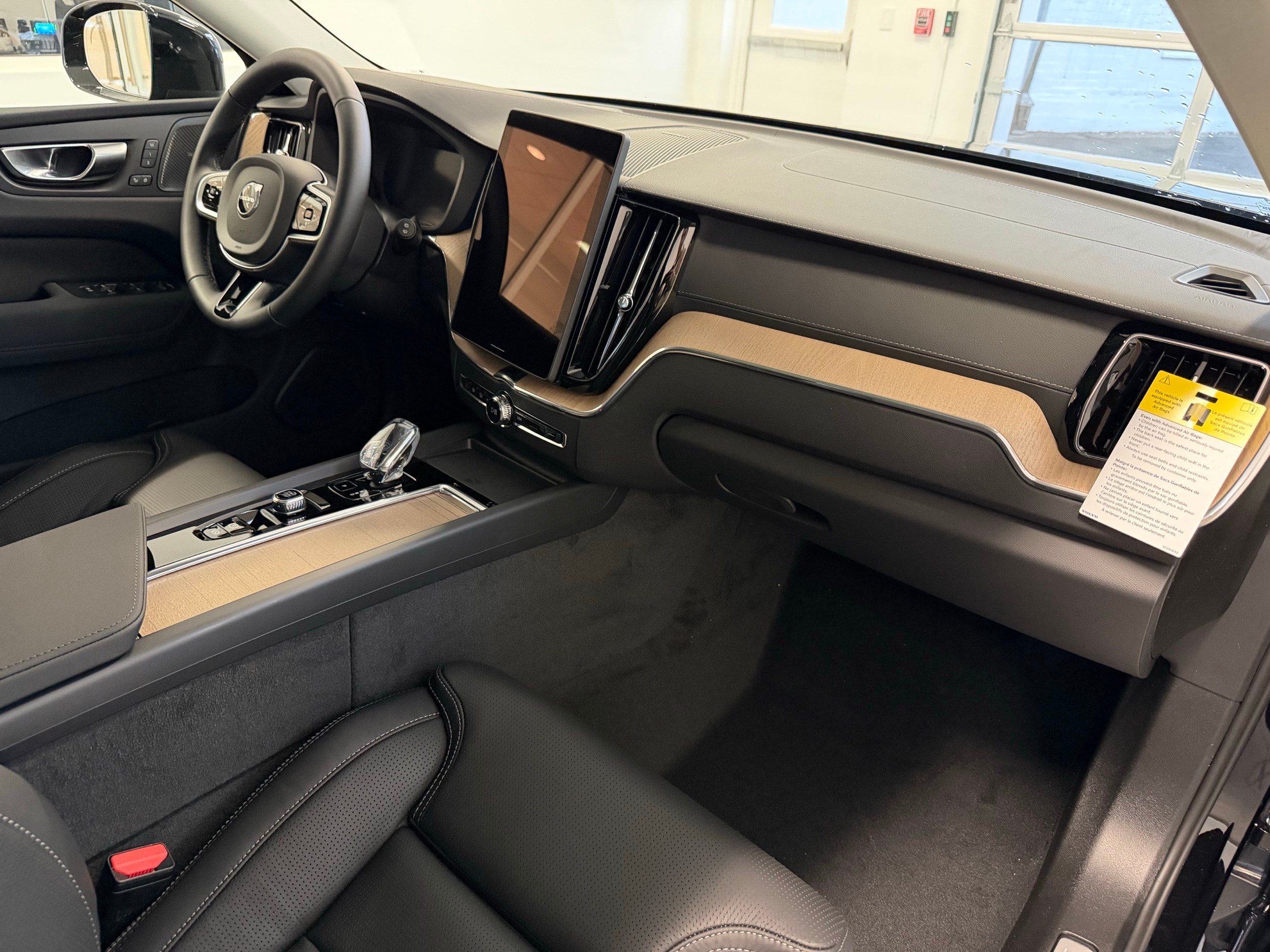 new 2026 Volvo XC60 plug-in hybrid car, priced at $75,235