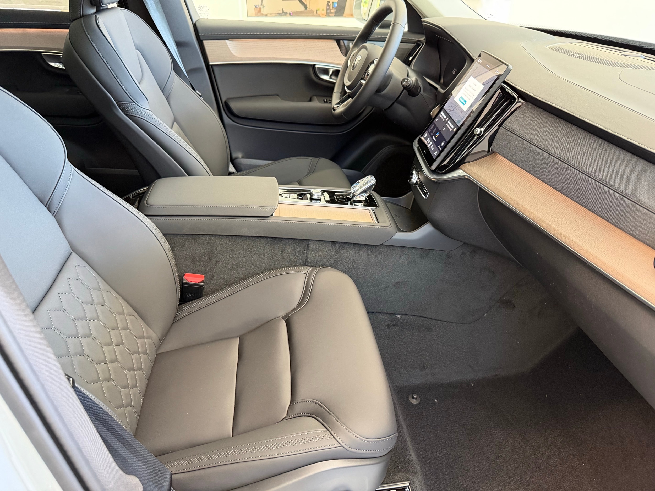 2026 Volvo XC90 Plus - Photo 26