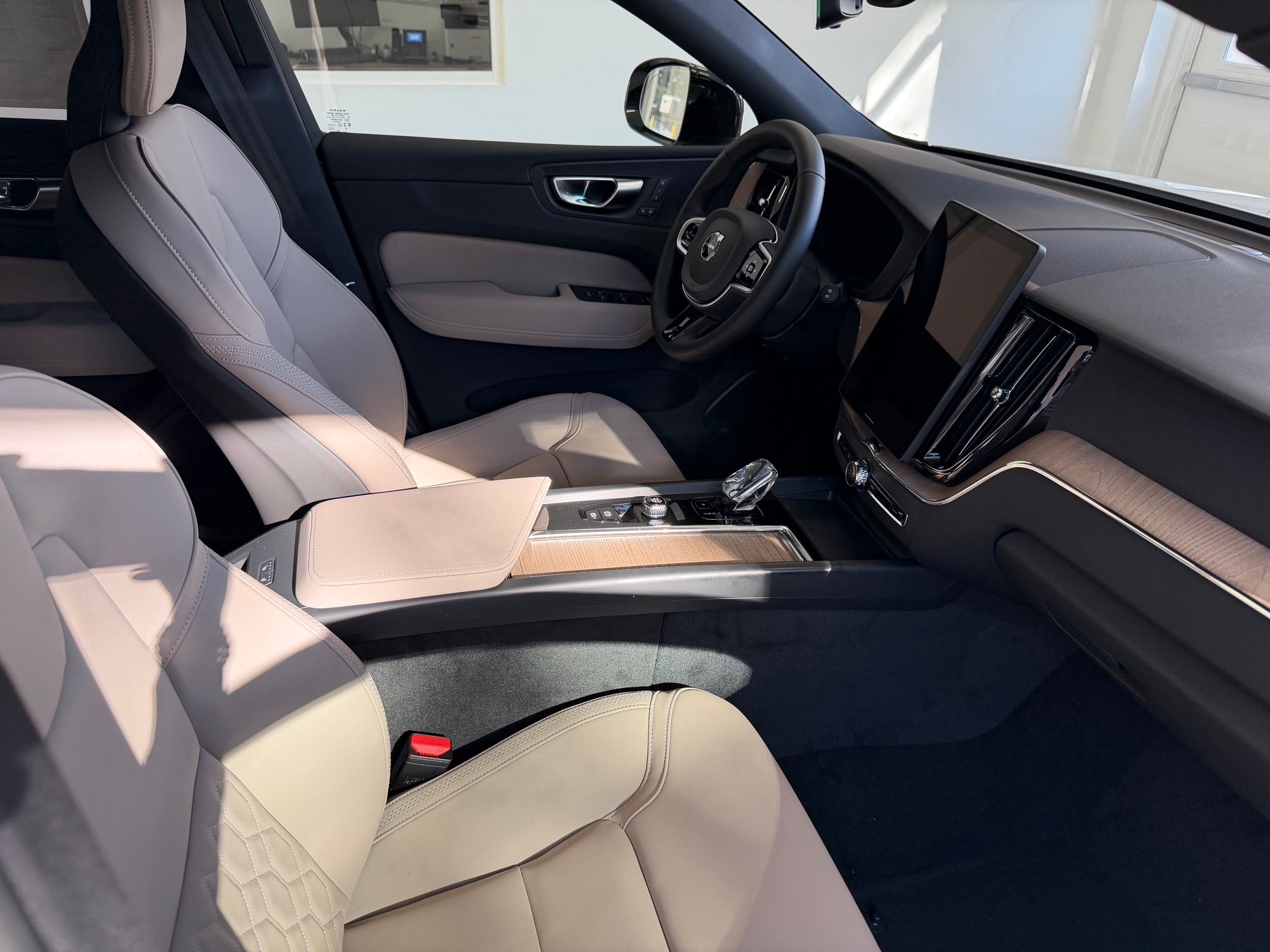 new 2026 Volvo XC60 car, priced at $57,985