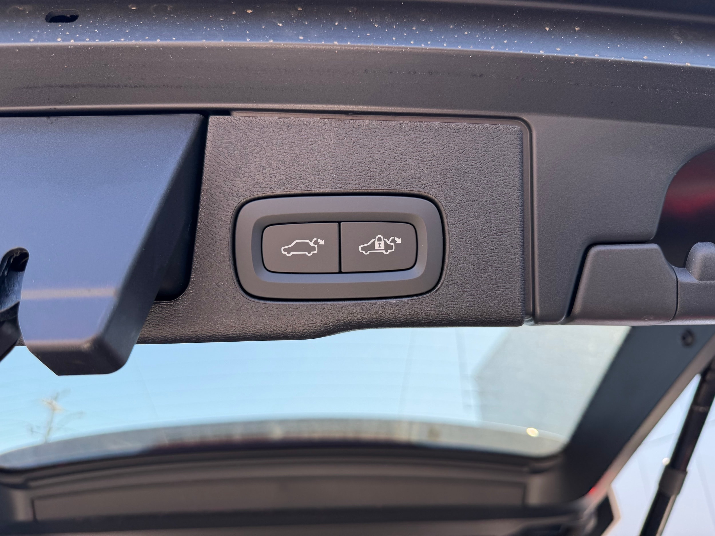 new 2026 Volvo XC60 plug-in hybrid car, priced at $69,405