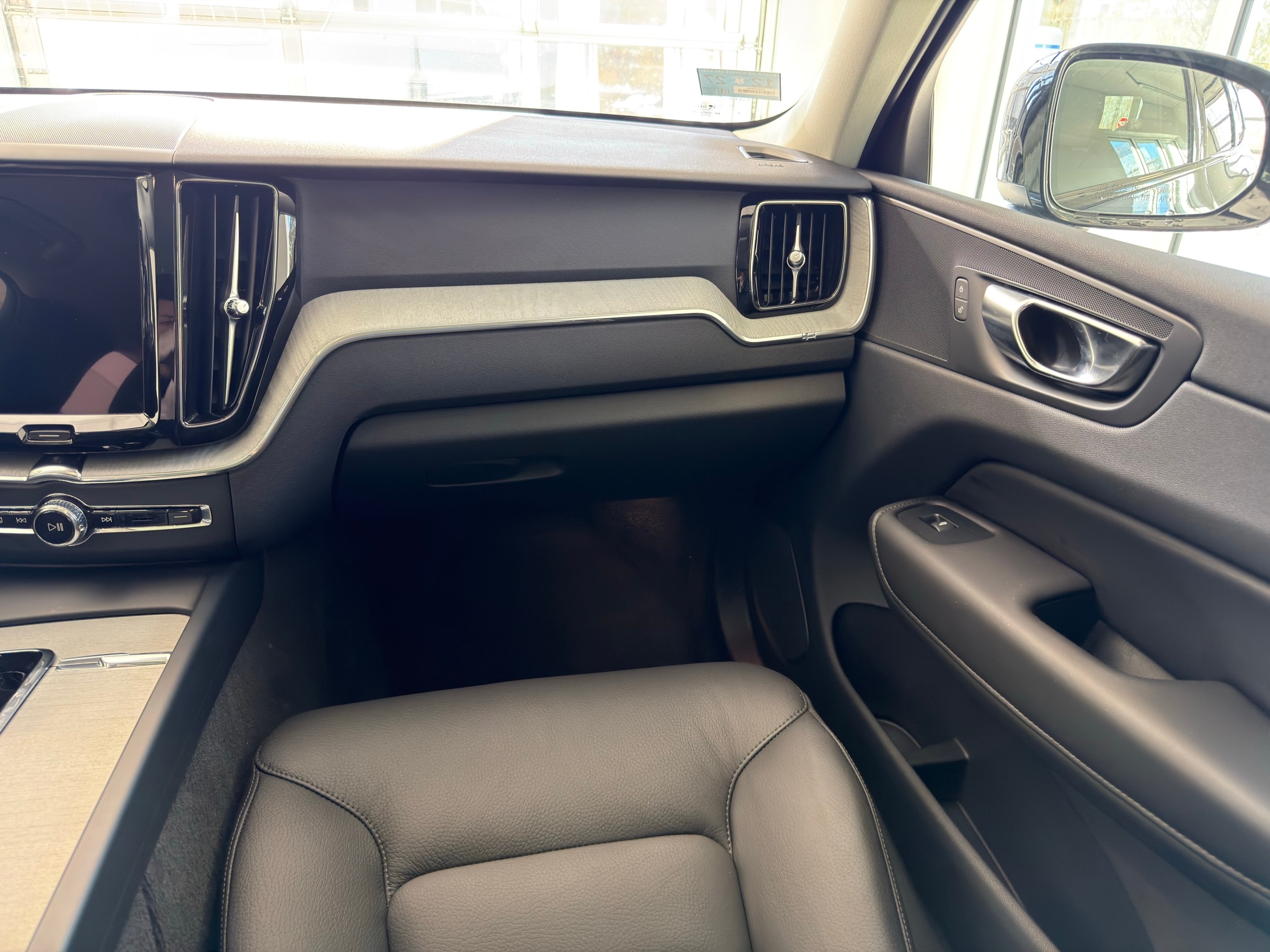 used 2025 Volvo XC60 car, priced at $41,700