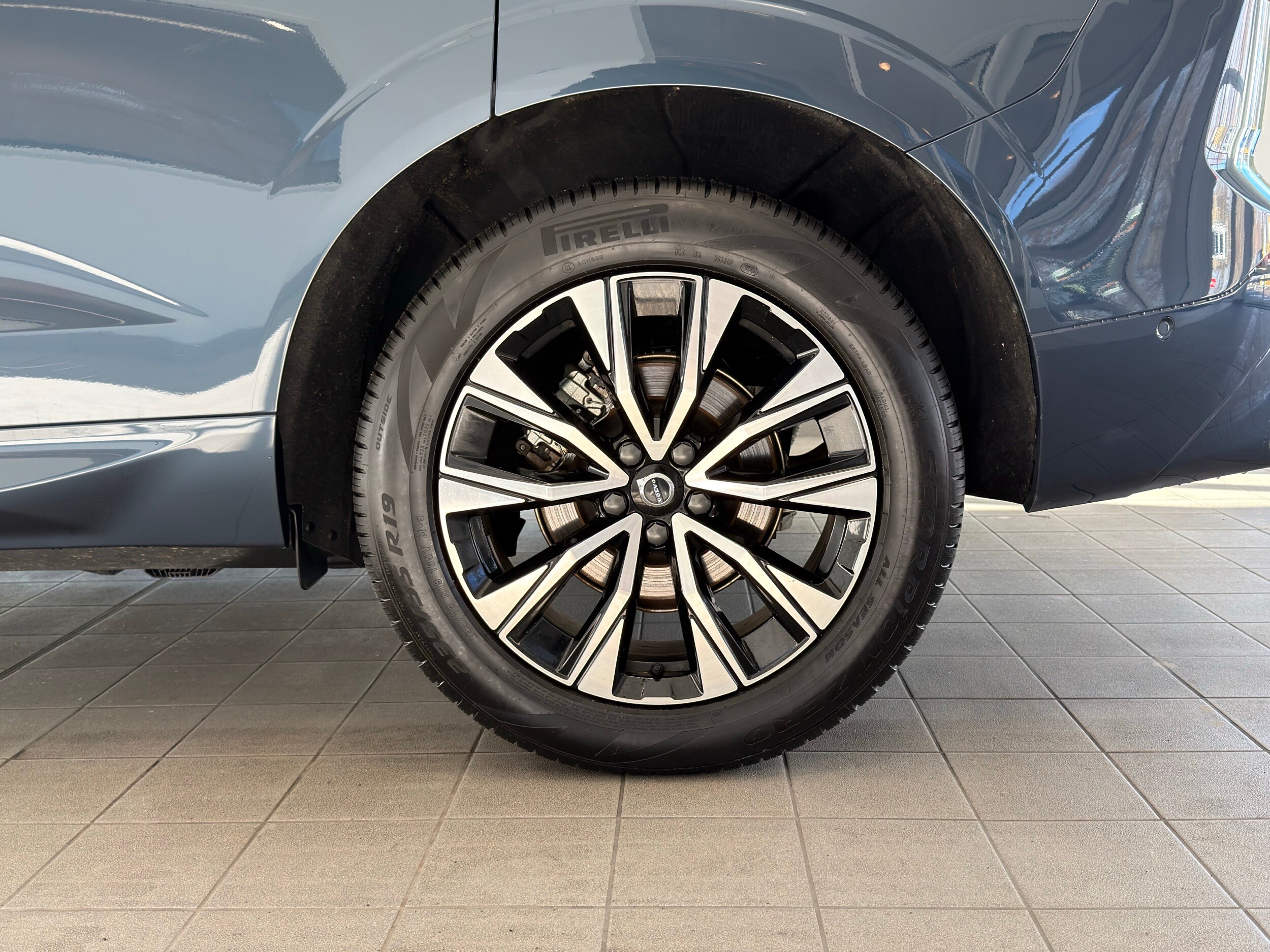 used 2025 Volvo XC60 car, priced at $41,700