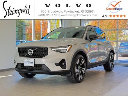 2023 Volvo XC40 B5 AWD Plus Dark SUV