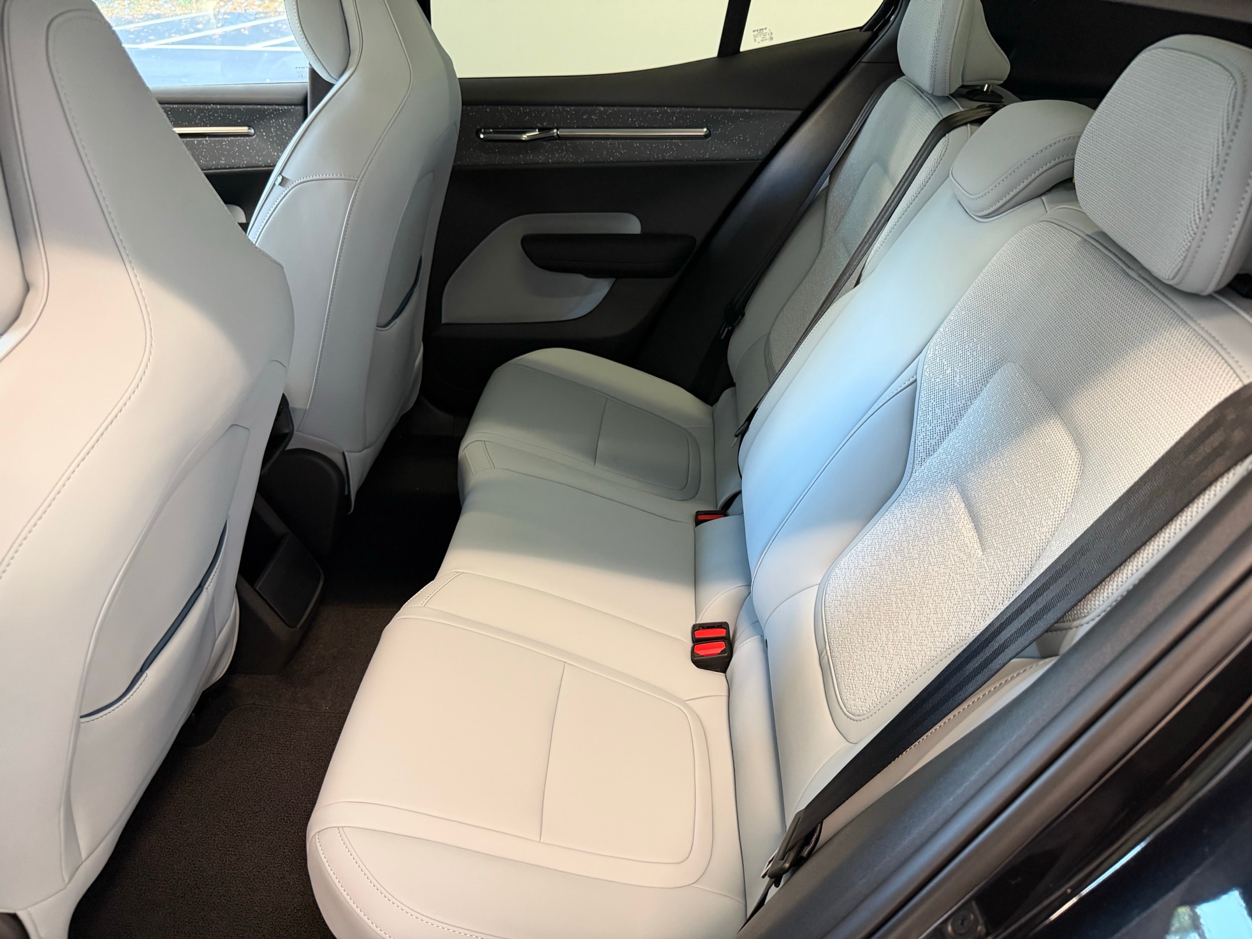 2026 Volvo EX30 Ultra - Photo 33