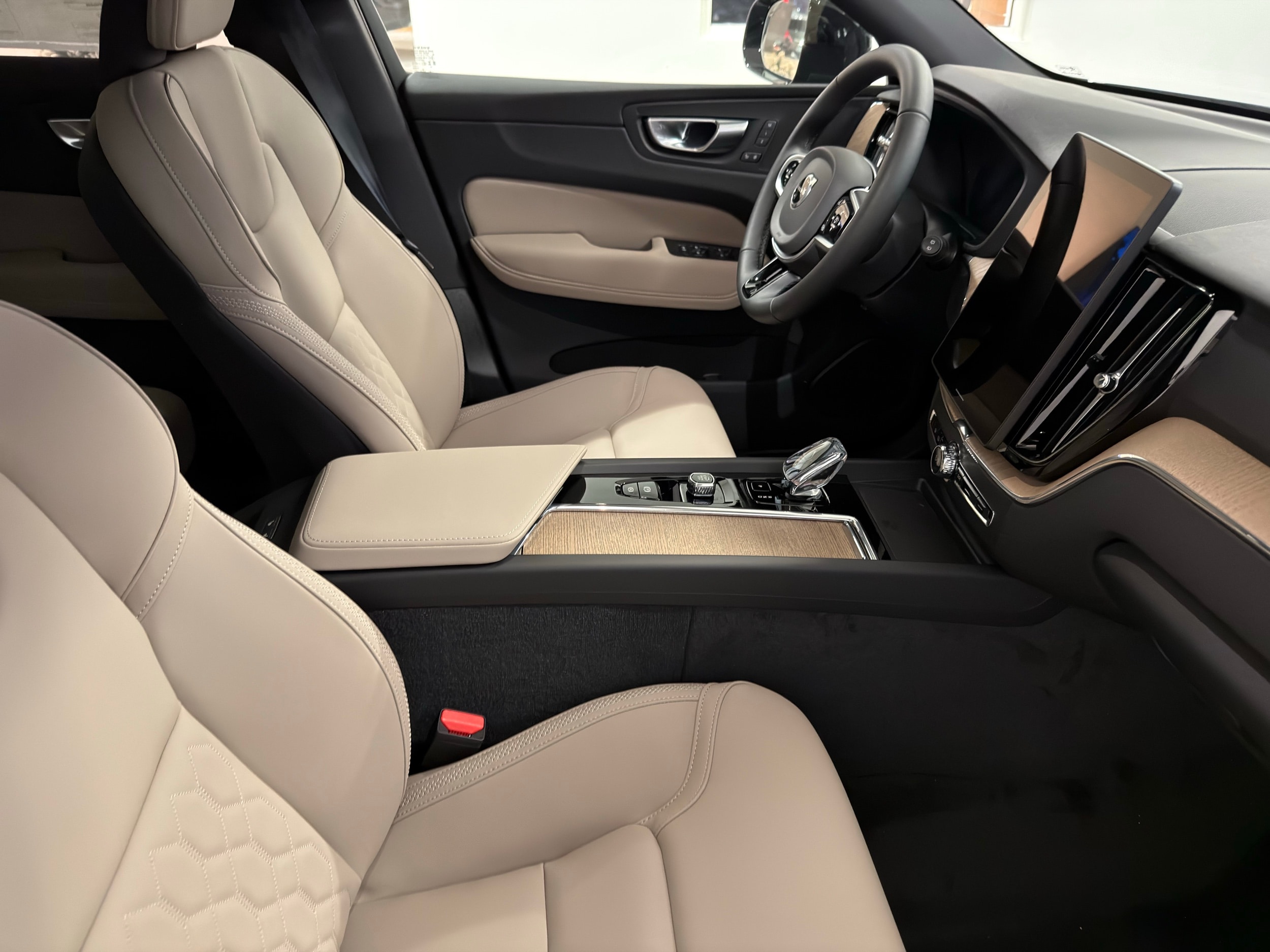 new 2026 Volvo XC60 car, priced at $57,985