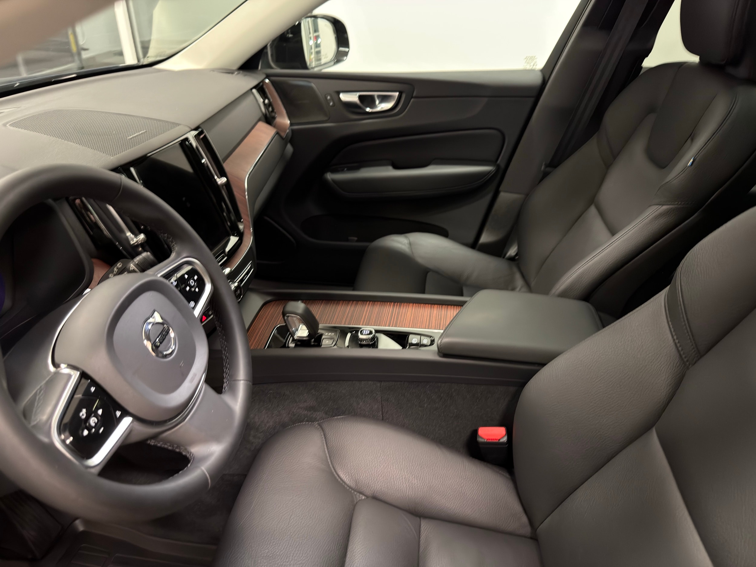 used 2023 Volvo XC60 car, priced at $39,500