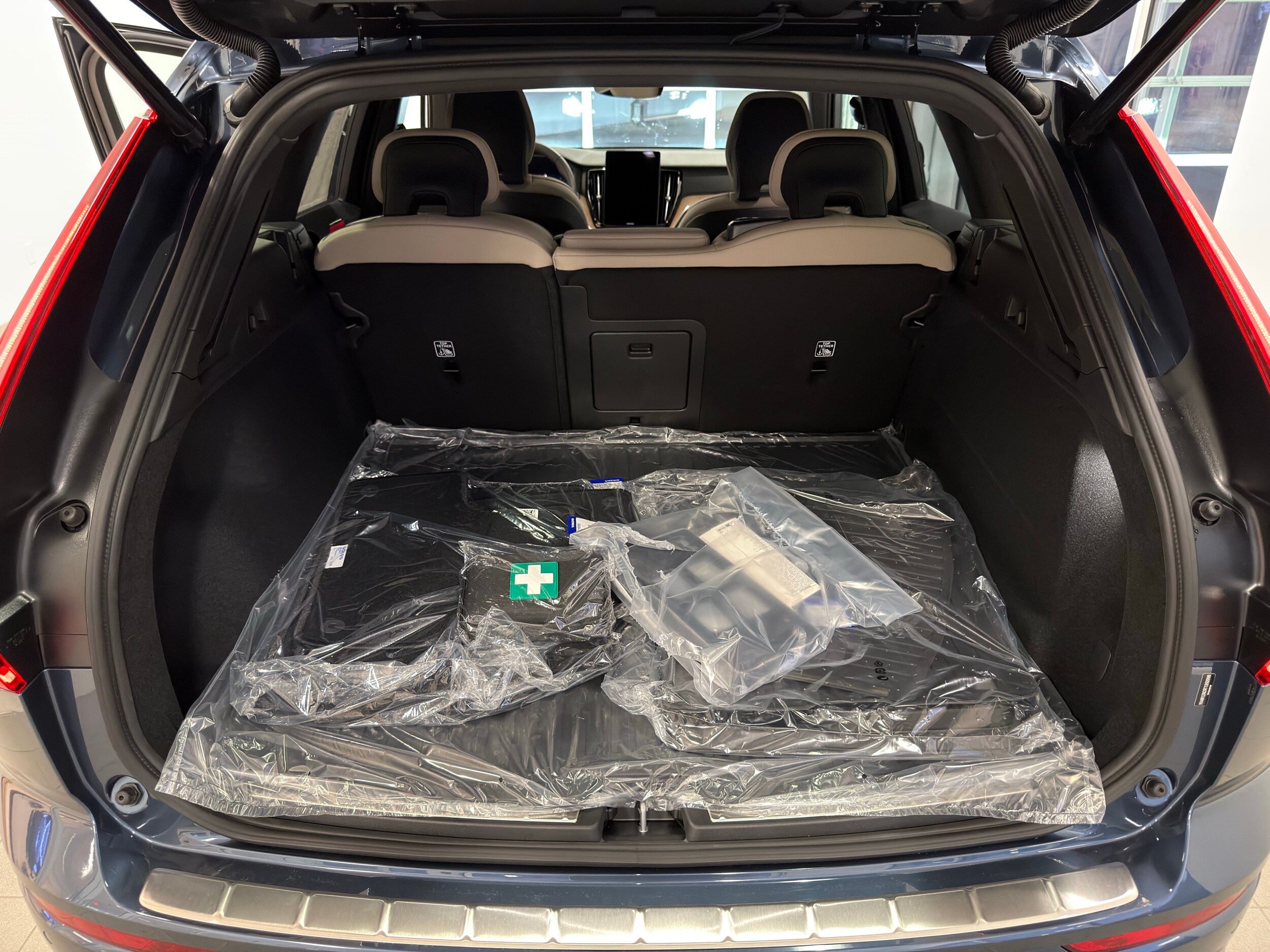 new 2026 Volvo XC60 car, priced at $57,985