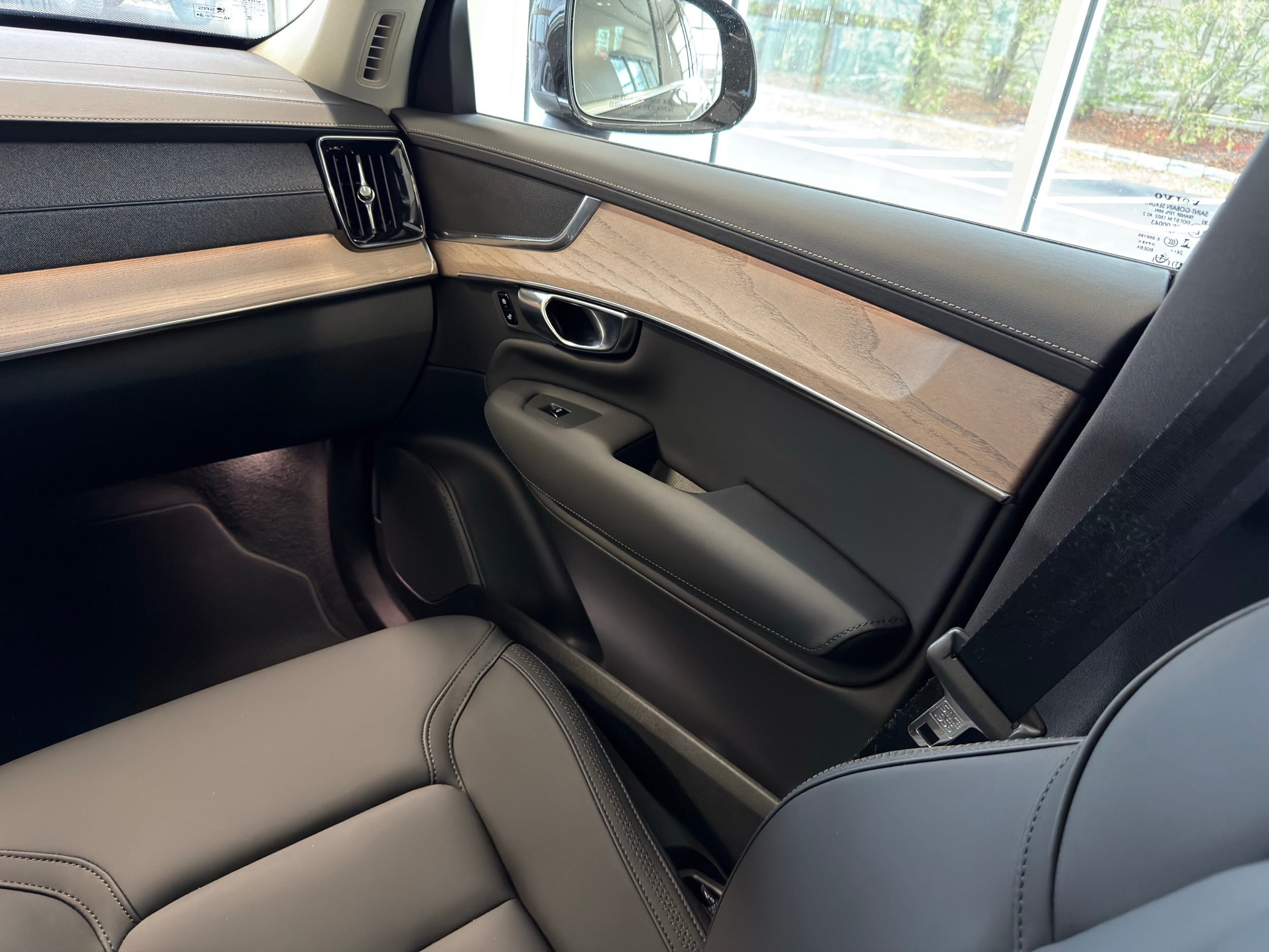 used 2025 Volvo XC90 car, priced at $57,500