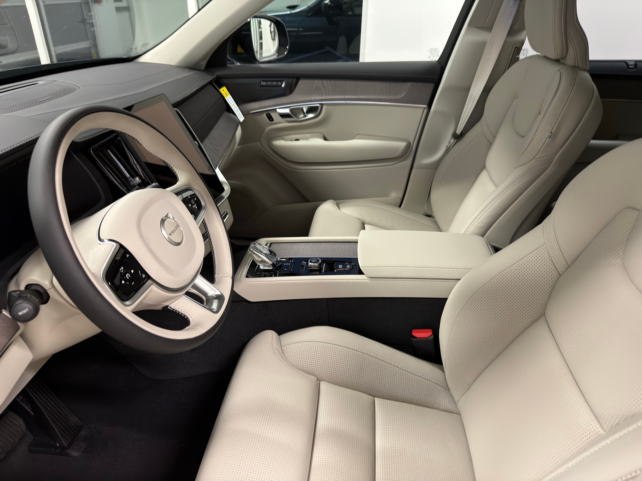 new 2026 Volvo XC90 plug-in hybrid car, priced at $86,200