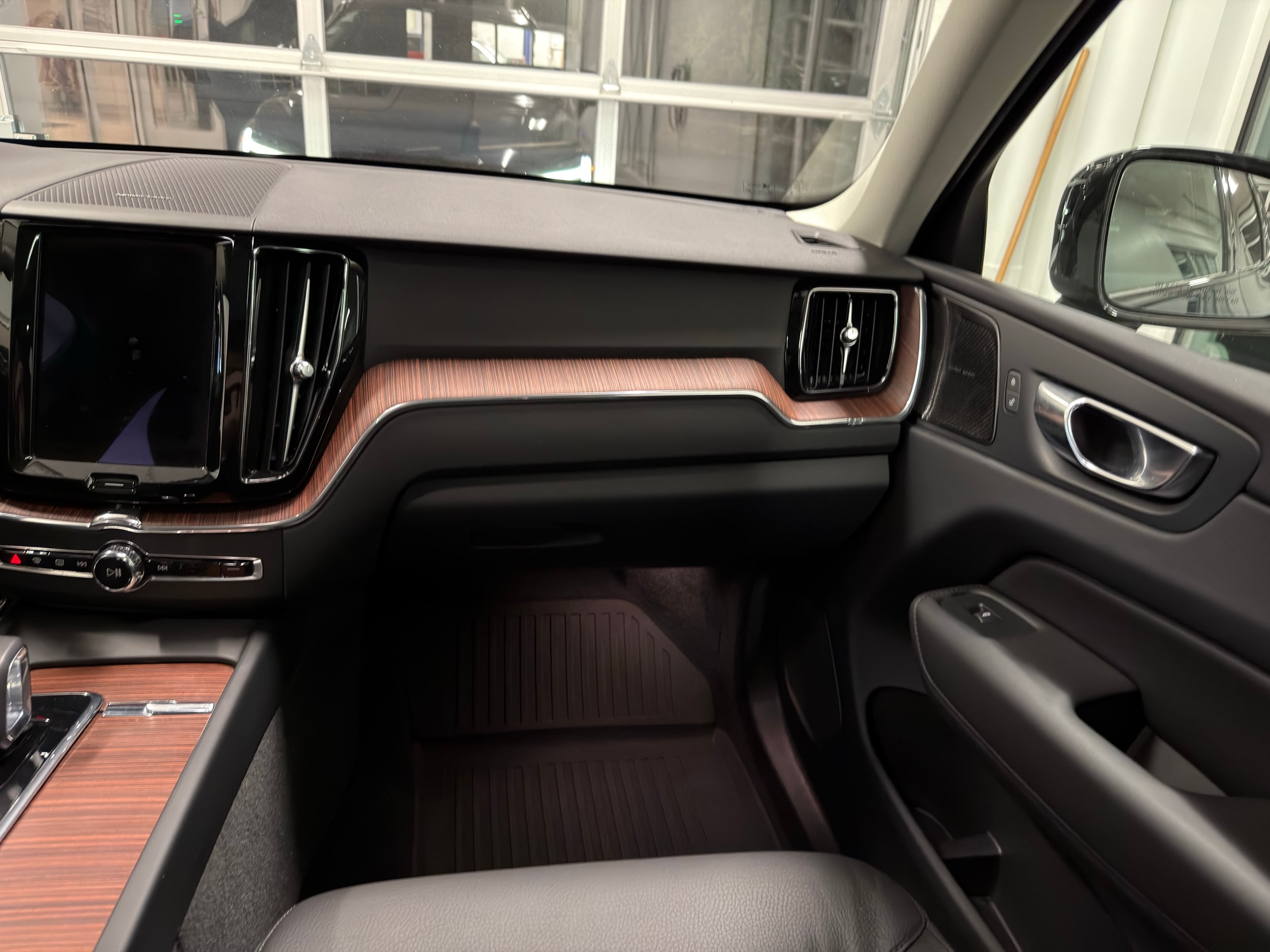 used 2023 Volvo XC60 car, priced at $39,500