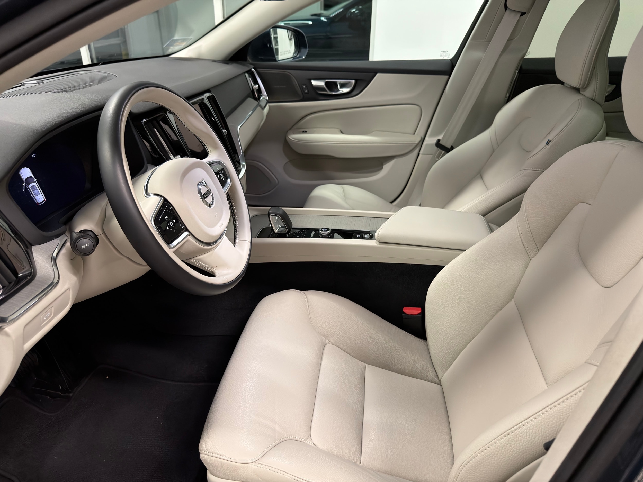 used 2025 Volvo V60 Cross Country car, priced at $41,500