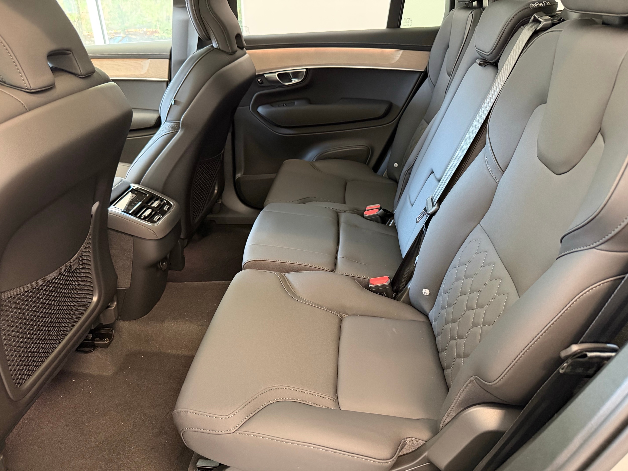 2026 Volvo XC90 Plus - Photo 29