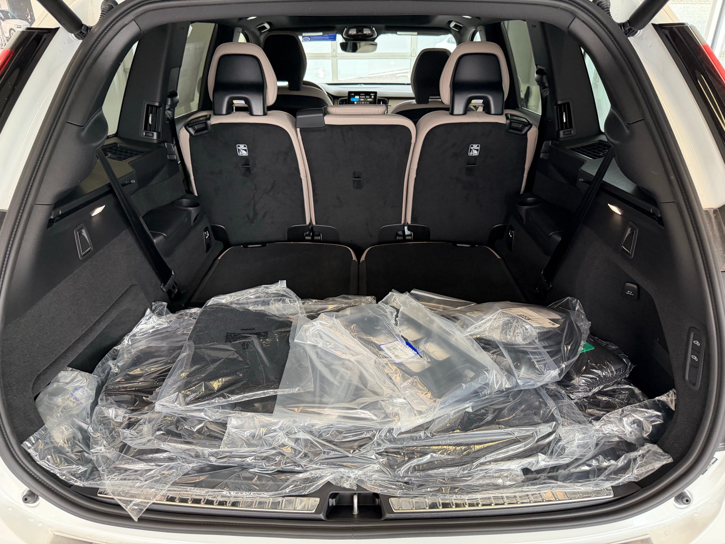 new 2026 Volvo XC90 plug-in hybrid car, priced at $84,180