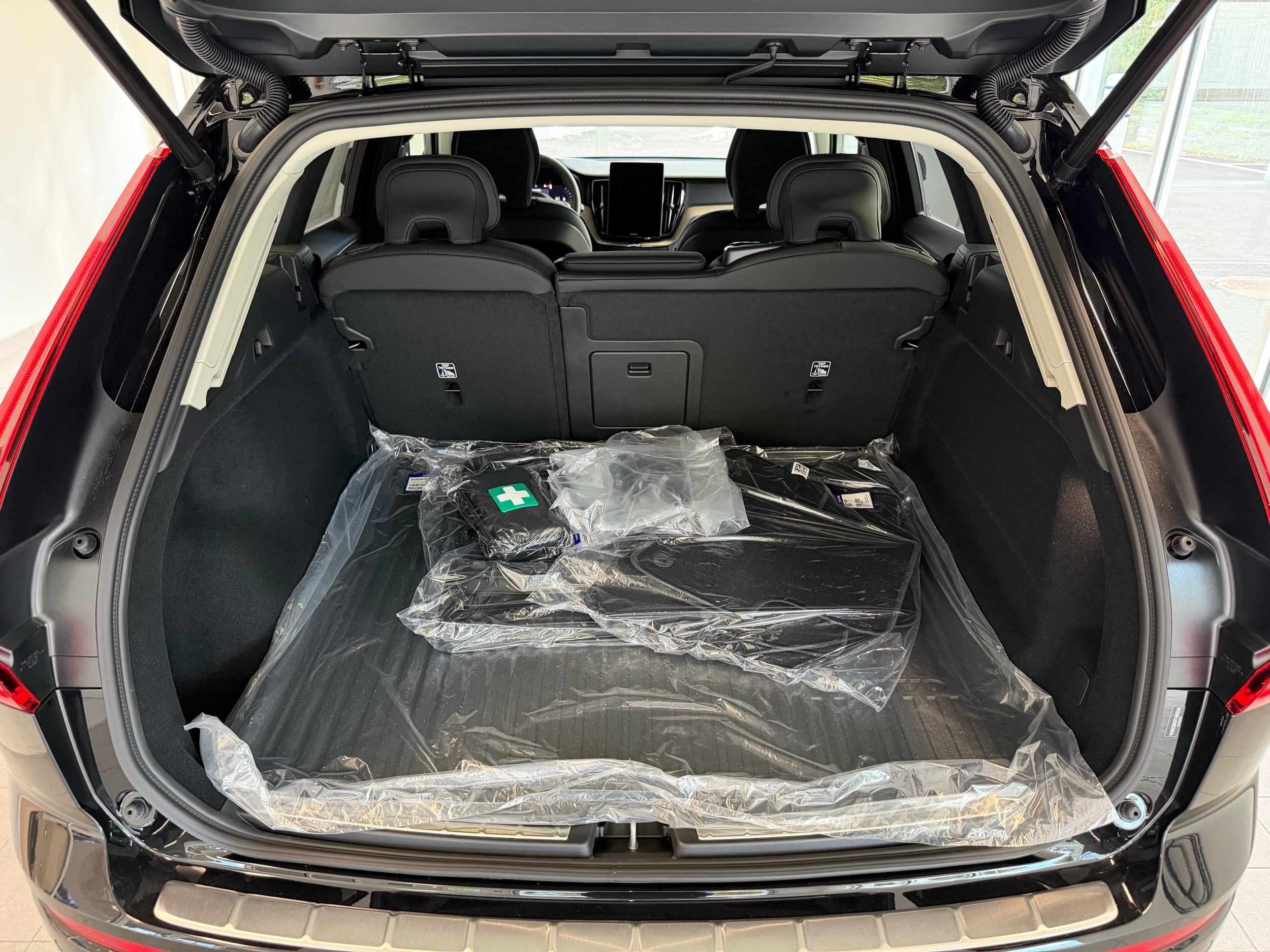 new 2026 Volvo XC60 car, priced at $57,985