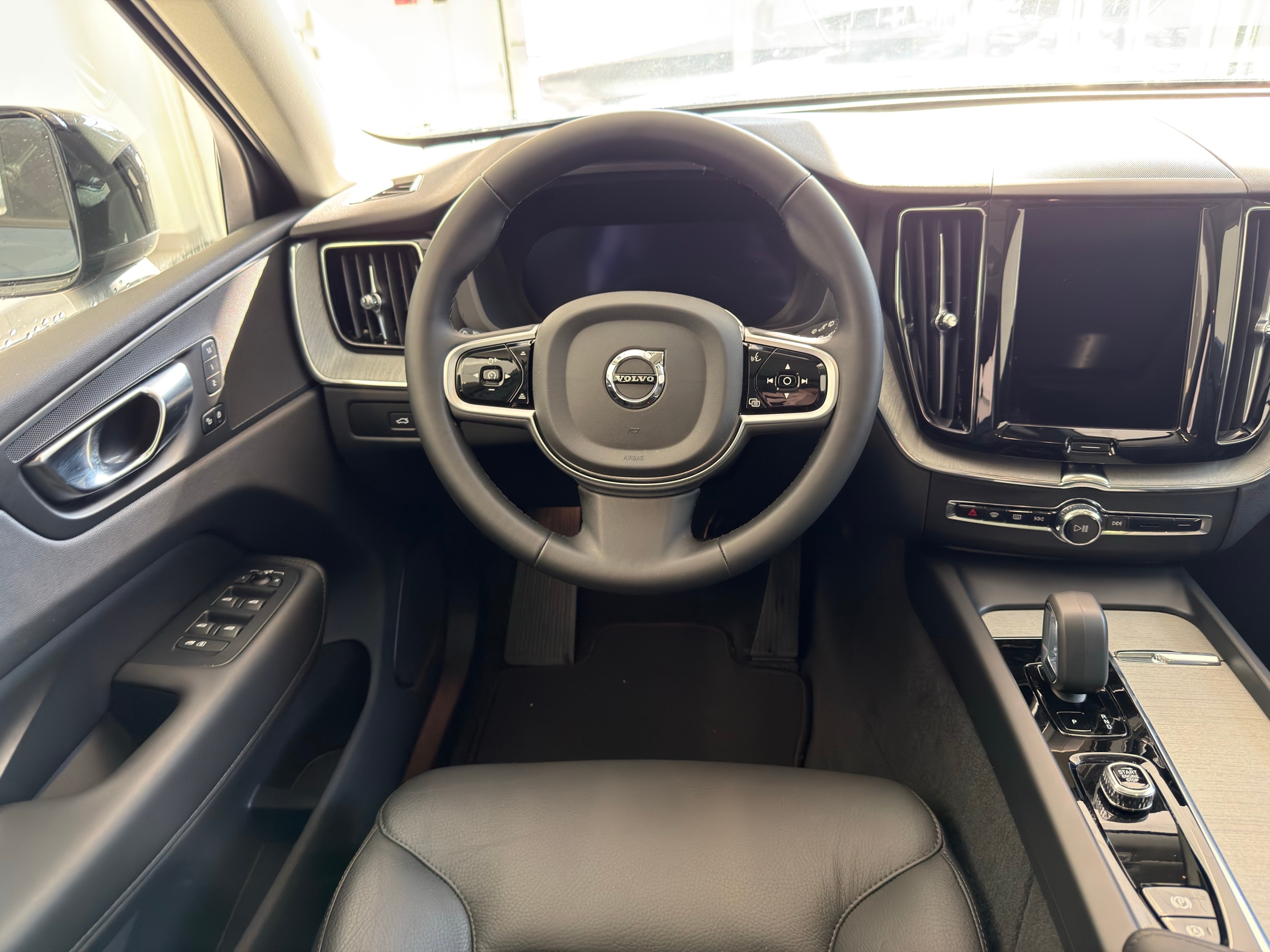 used 2025 Volvo XC60 car, priced at $41,700