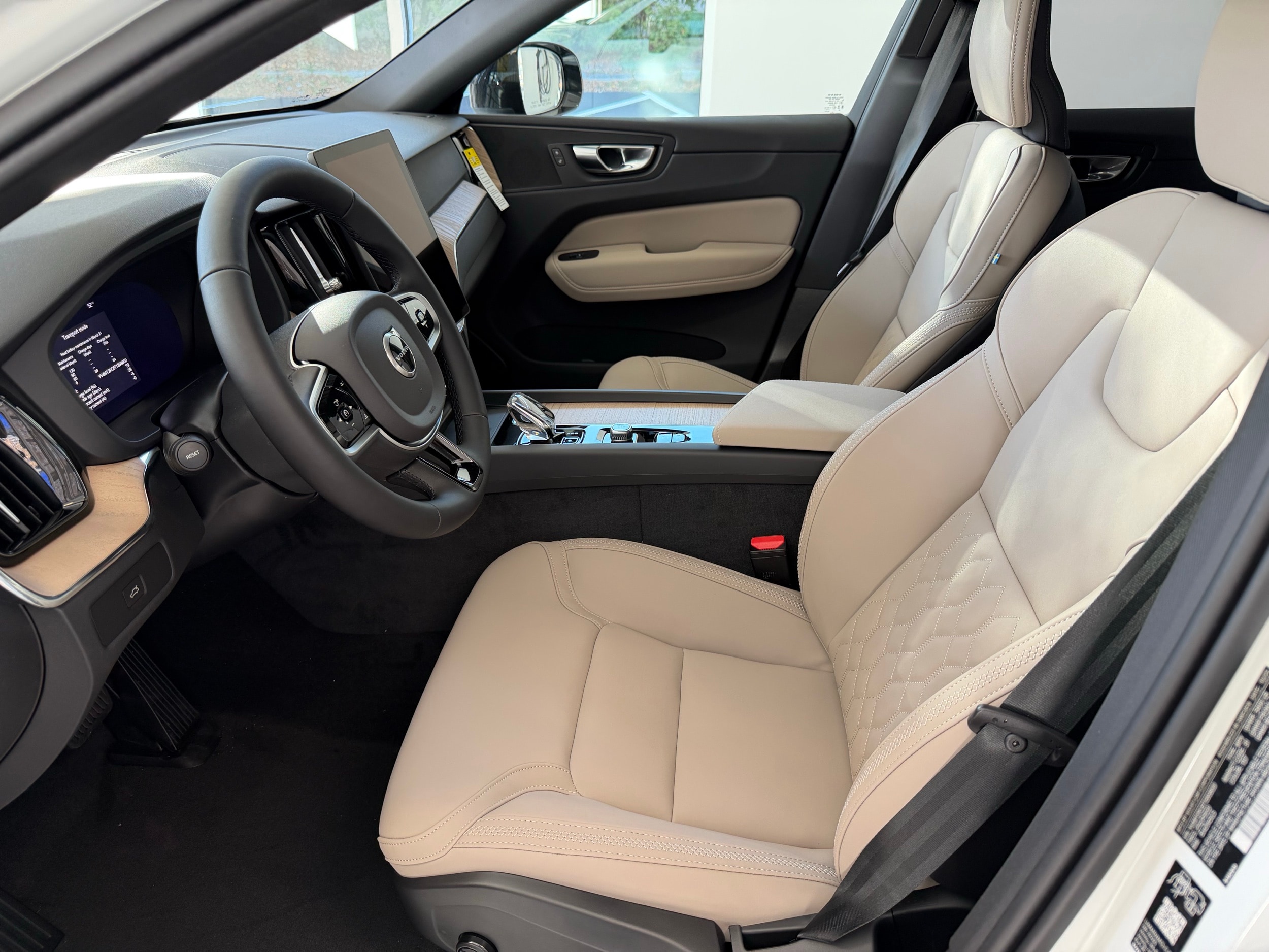 new 2026 Volvo XC60 car, priced at $57,985