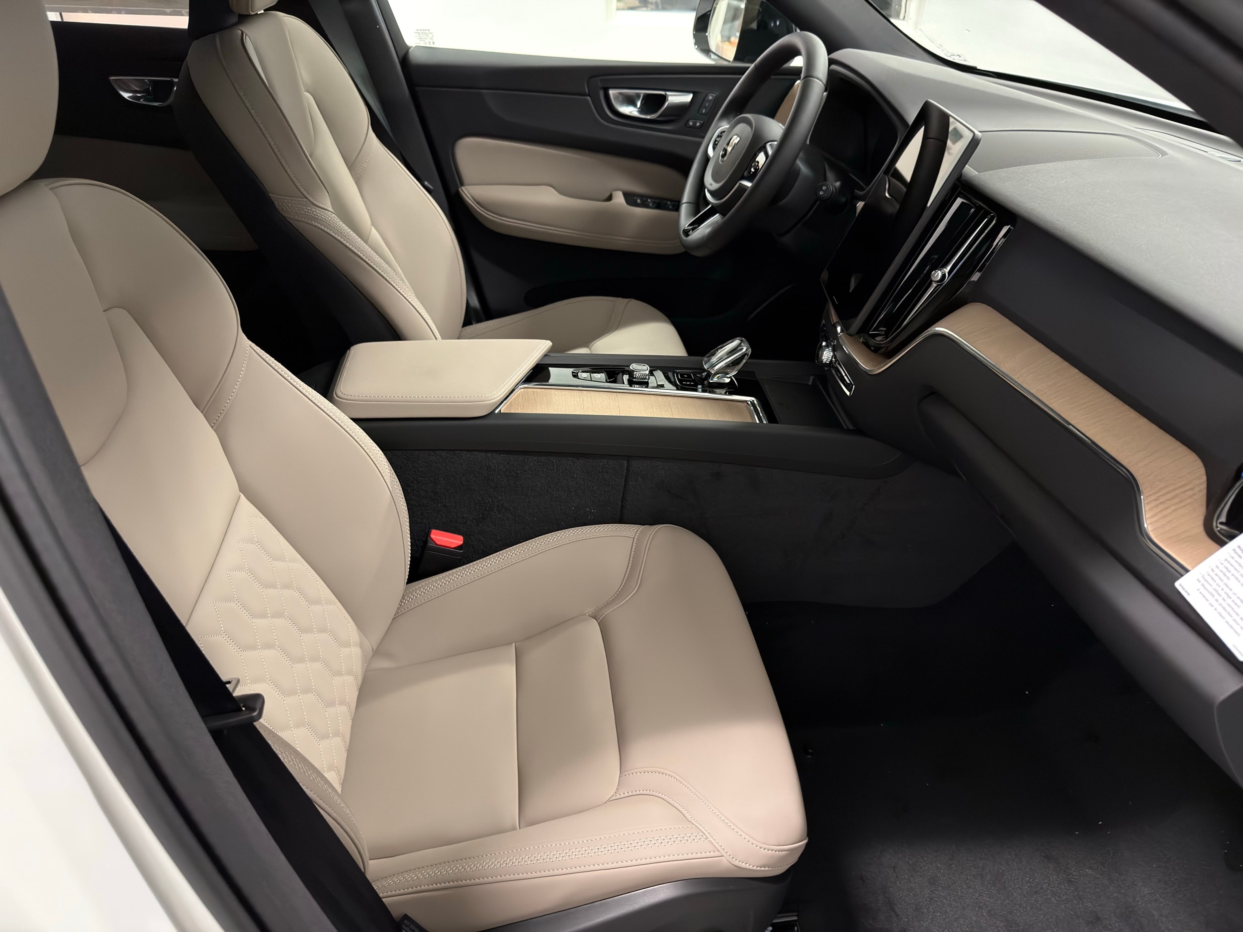 new 2026 Volvo XC60 car, priced at $57,985