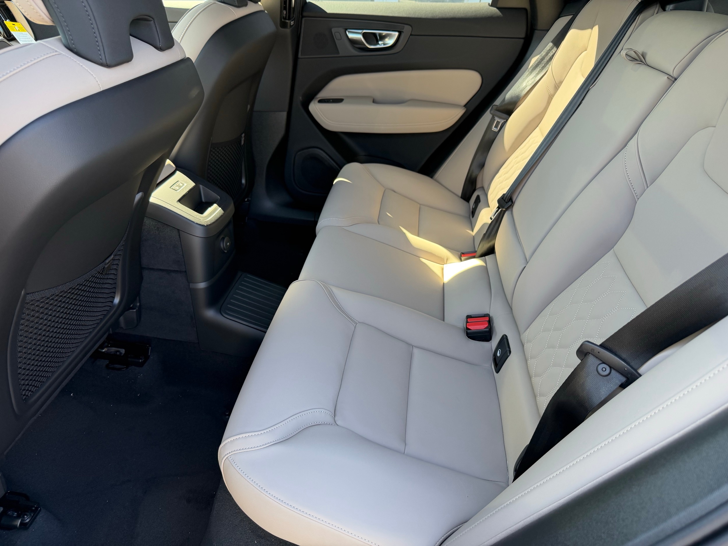 new 2026 Volvo XC60 plug-in hybrid car, priced at $69,405