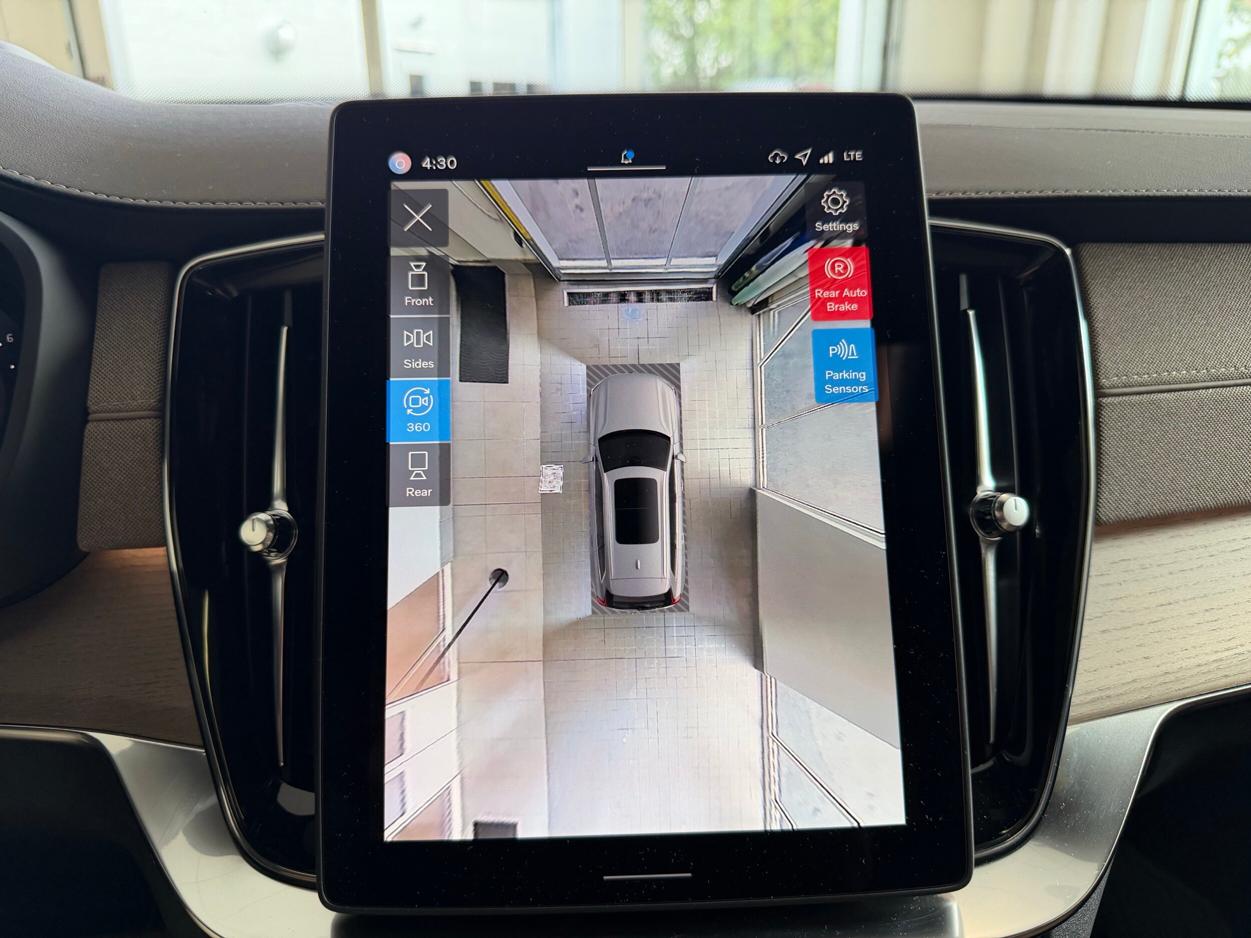 2026 Volvo XC90 Ultra - Photo 16