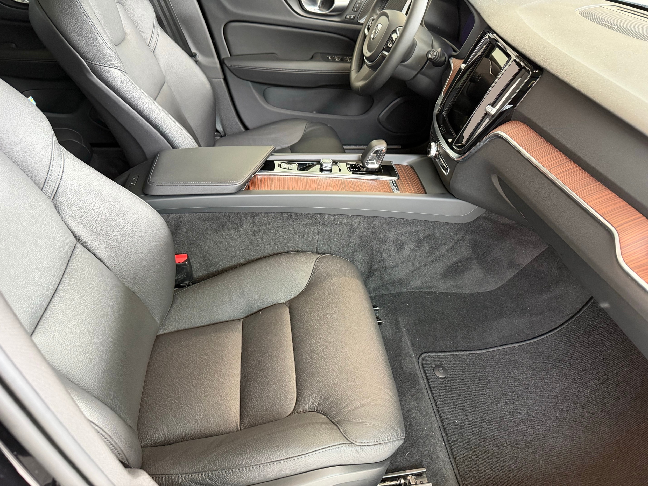 used 2024 Volvo V60 Cross Country car, priced at $39,200