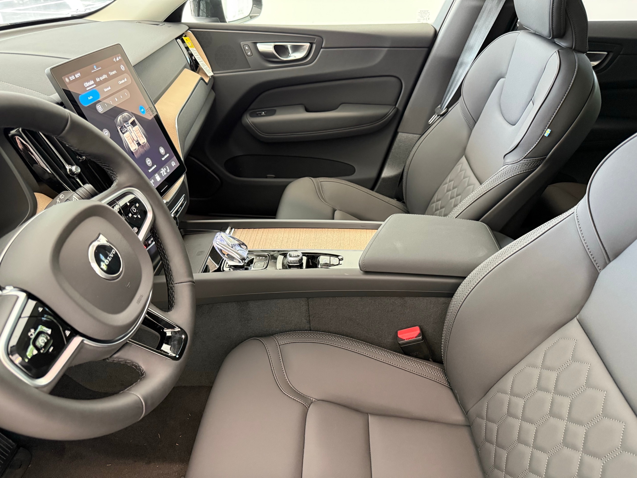 new 2026 Volvo XC60 car, priced at $57,985