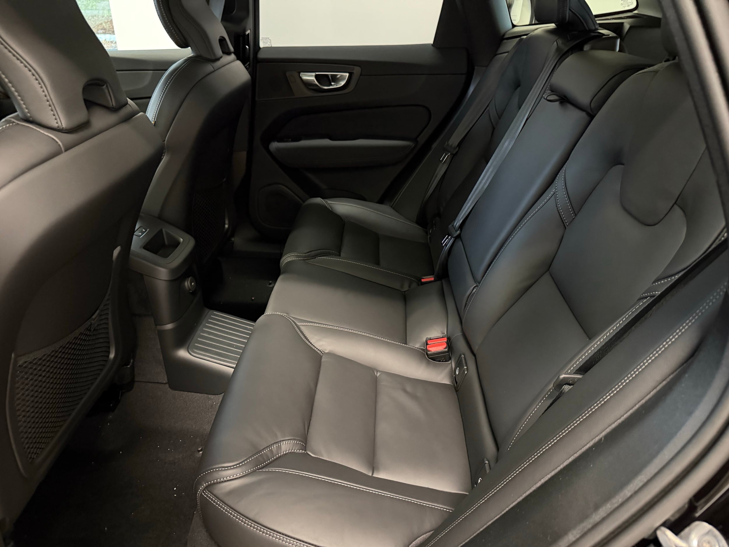 new 2026 Volvo XC60 plug-in hybrid car, priced at $75,235