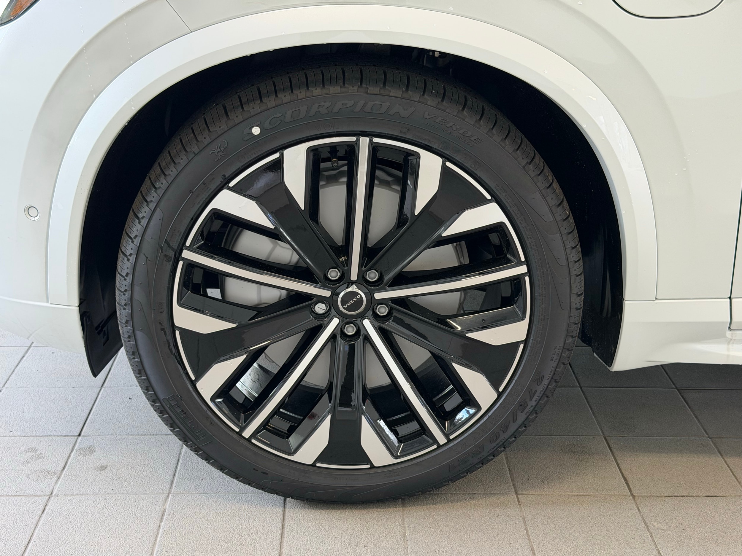 new 2026 Volvo XC90 plug-in hybrid car, priced at $84,180