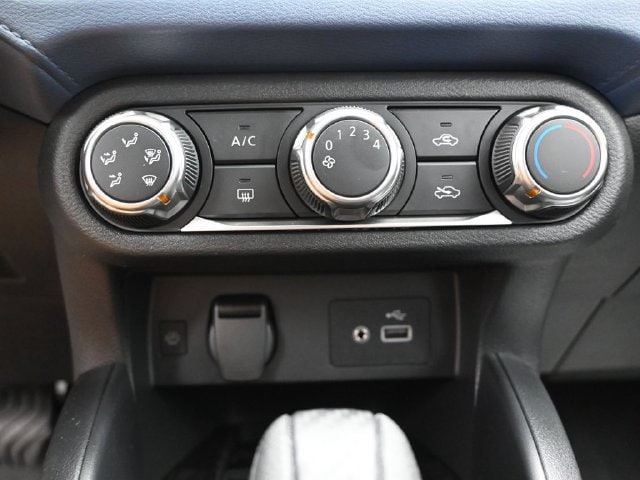 2025 Nissan Versa Sedan SV - Photo 19