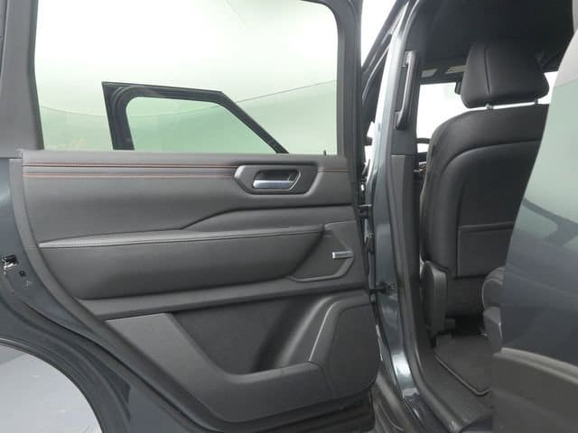 2025 Nissan Armada PRO-4X - Photo 37
