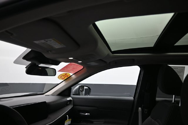 2025 Nissan Kicks SV AWD - Photo 13