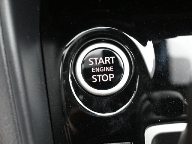 2025 Nissan Versa Sedan SV - Photo 17