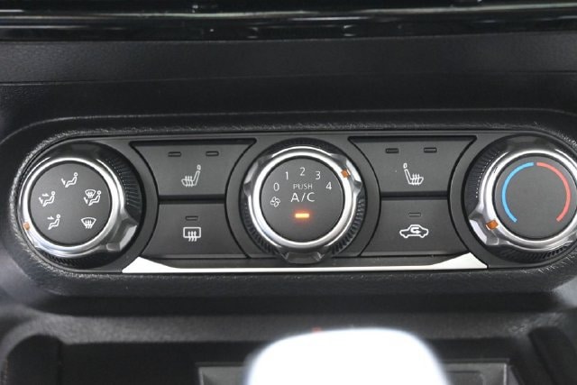 2025 Nissan Kicks SV AWD - Photo 25
