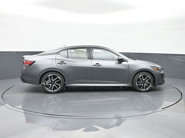 2025 Nissan Sentra SR - Photo 7