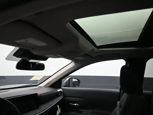 2025 Nissan Kicks SV AWD - Photo 13