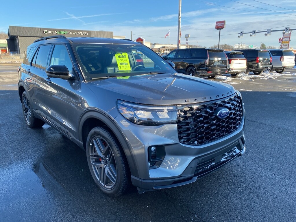 Used 2025 Ford Explorer ST-Line SUV