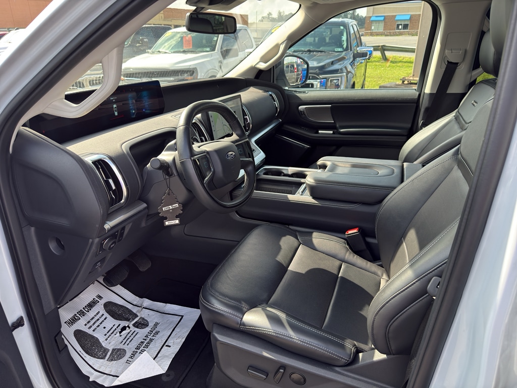 2025 Ford Expedition Platinum - Photo 12