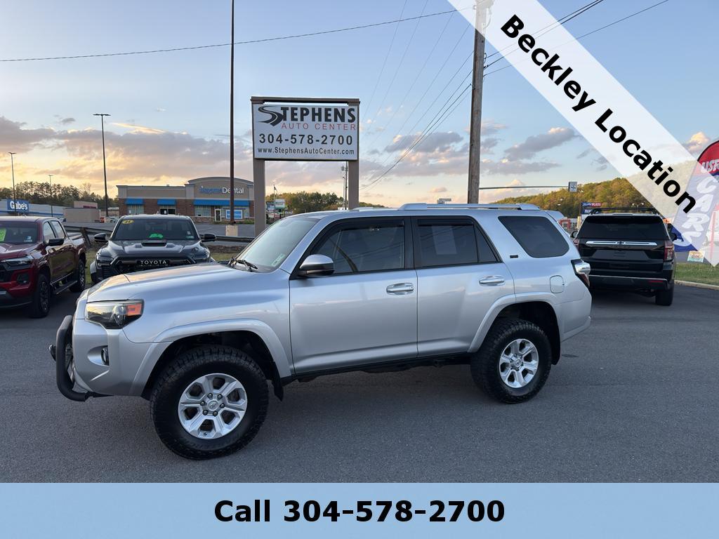 2017 Toyota 4Runner SR5 4x4 V6's photo