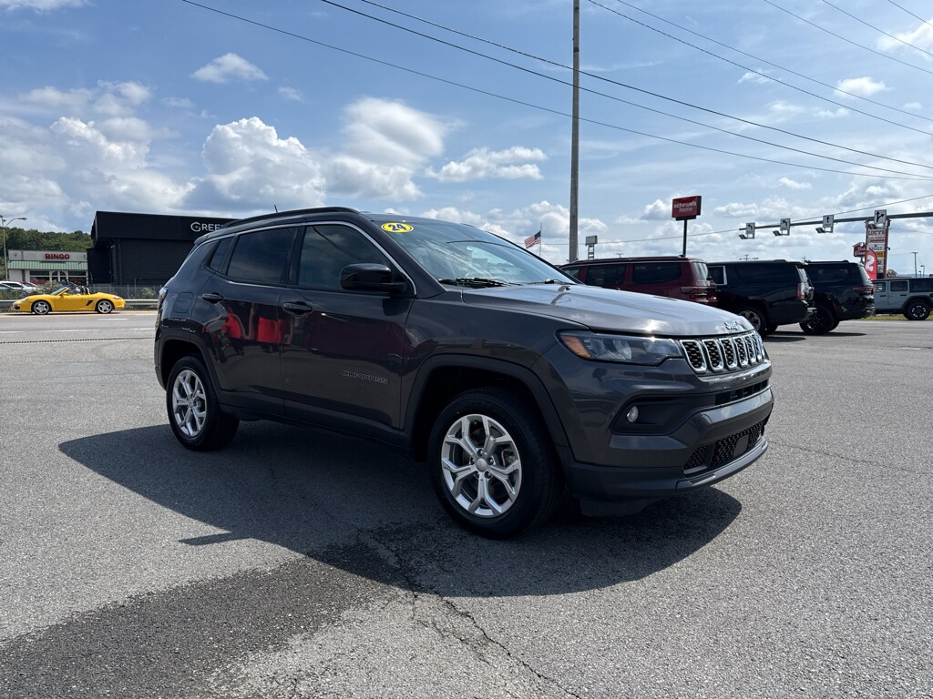 Used 2024 Jeep Compass Latitude SUV