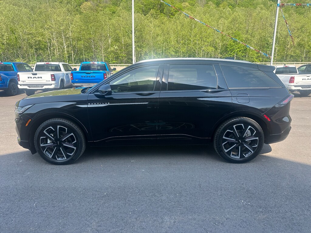 Used 2025 Lincoln Nautilus Reserve SUV