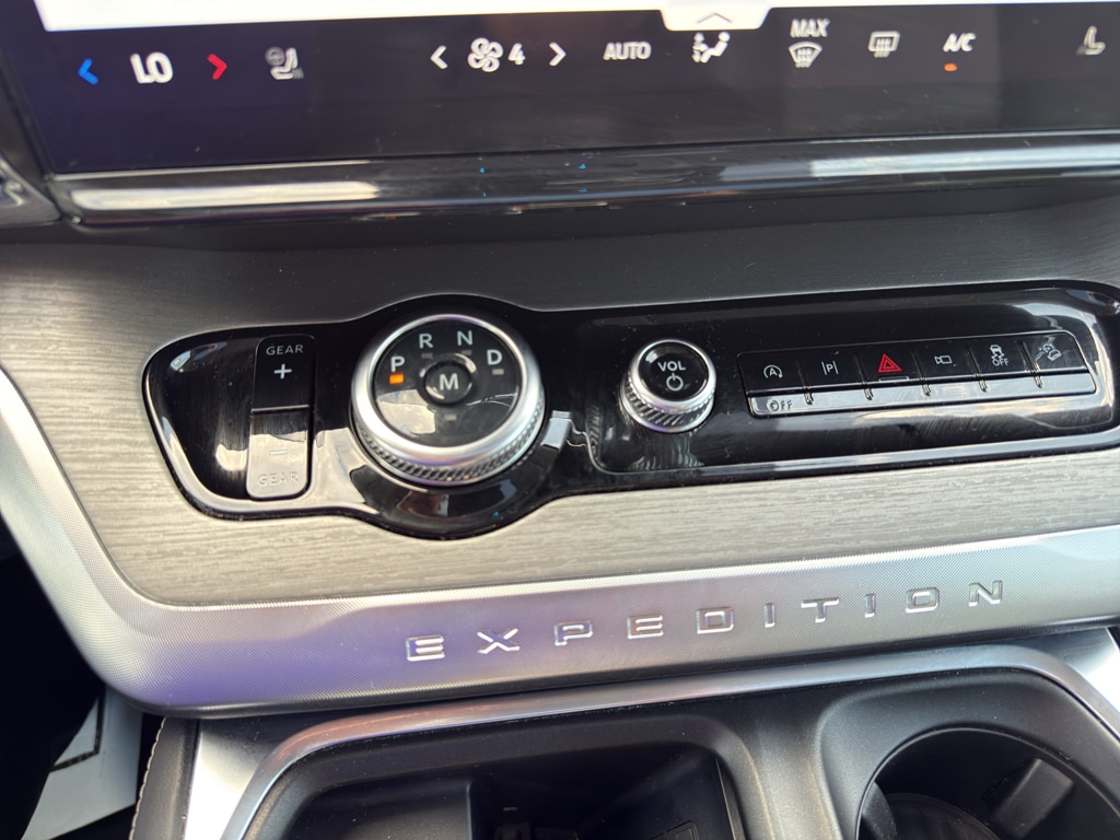 2025 Ford Expedition Platinum - Photo 19