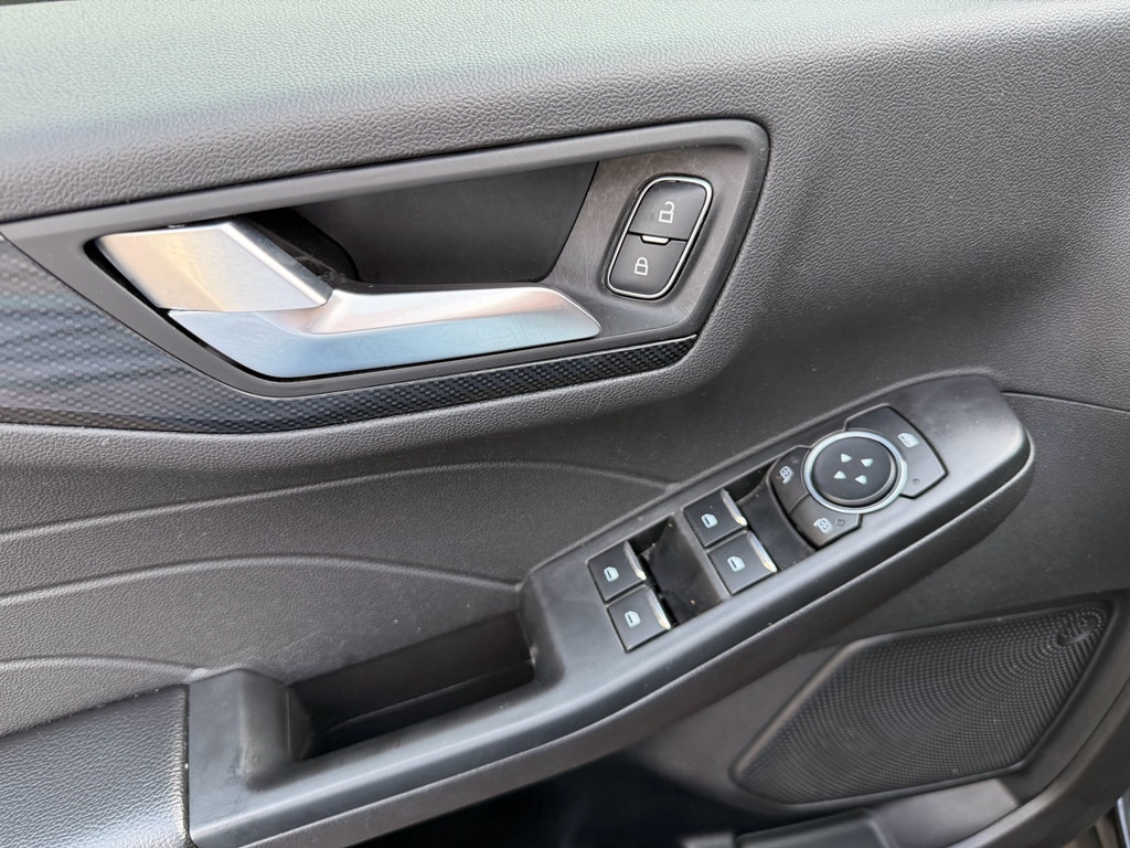 2025 Ford Escape ST-Line - Photo 13