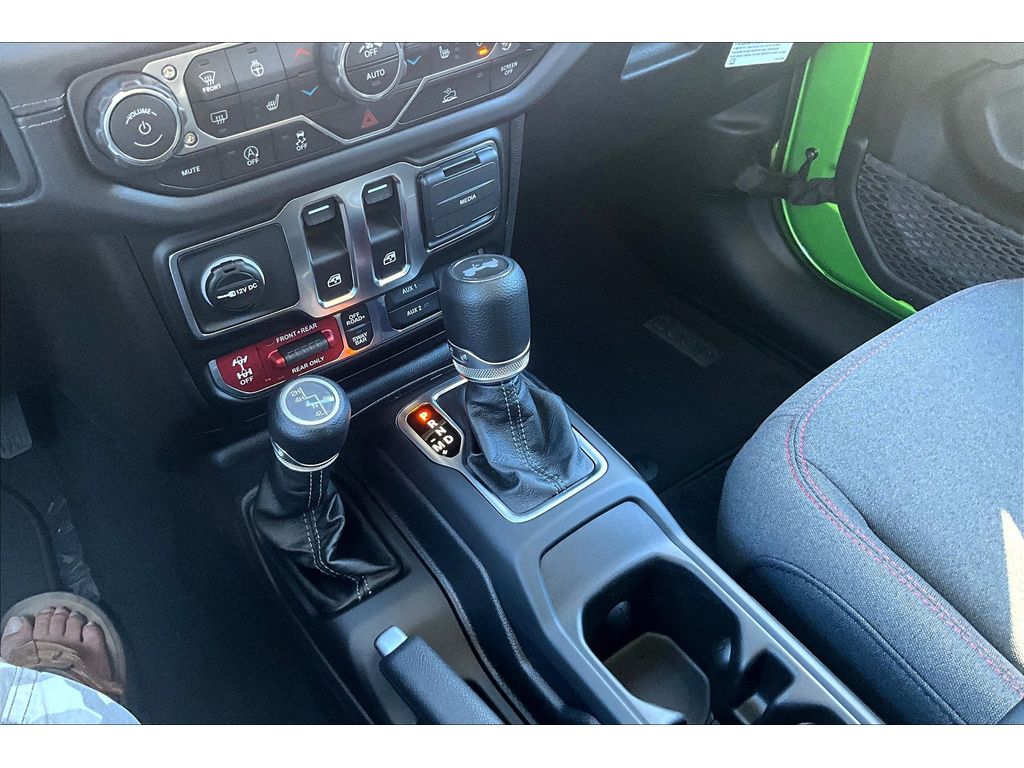 2025 Jeep Wrangler 2-Door Rubicon - Photo 7
