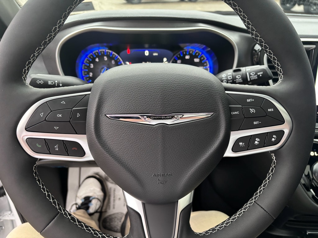2026 Chrysler Pacifica Select - Photo 15