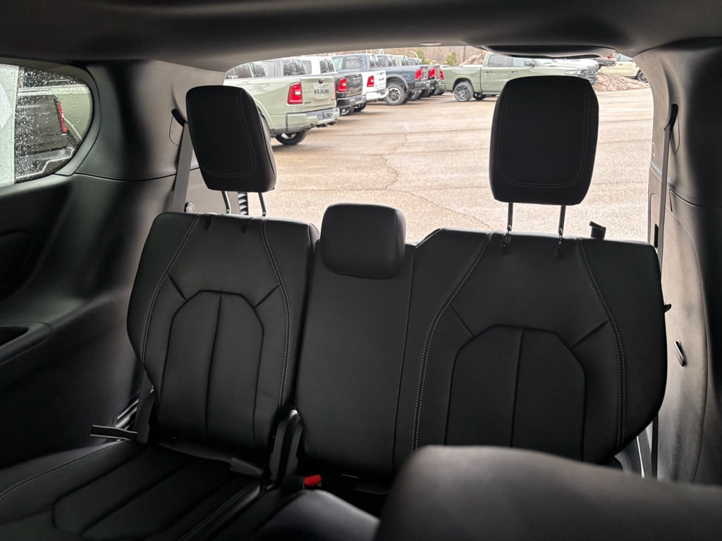2026 Chrysler Pacifica Select - Photo 8