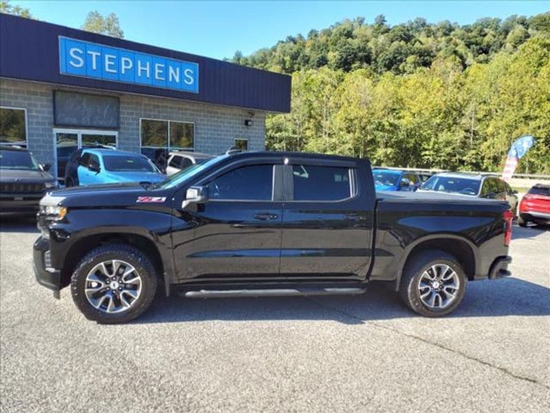 Used 2019 Chevrolet Silverado 1500 RST with VIN 3GCUYEEDXKG161845 for sale in Oak Hill, WV