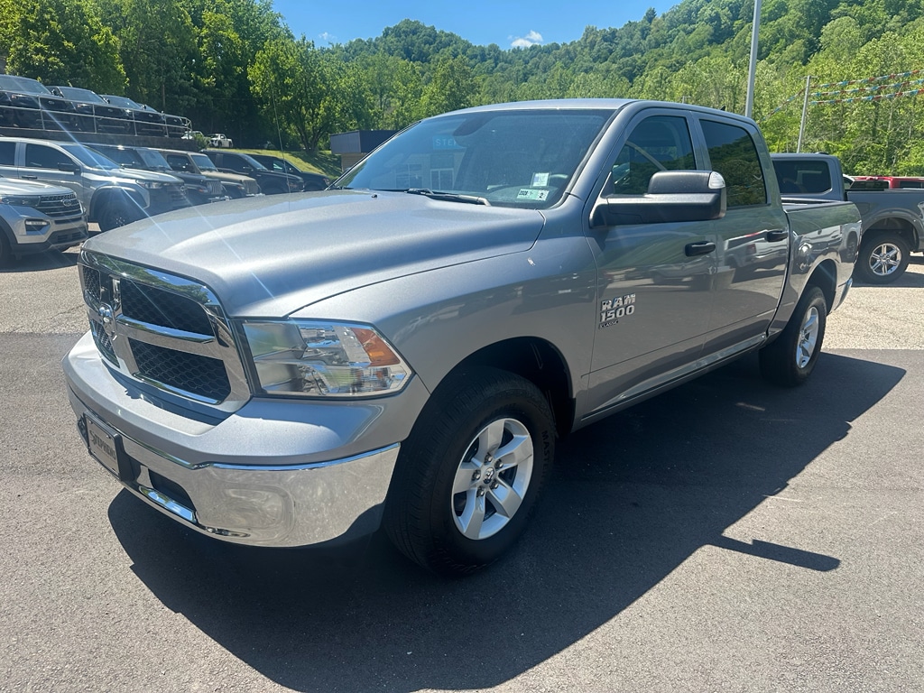 2023 RAM 1500 Classic SLT 4x4 Crew Cab 5'7's photo