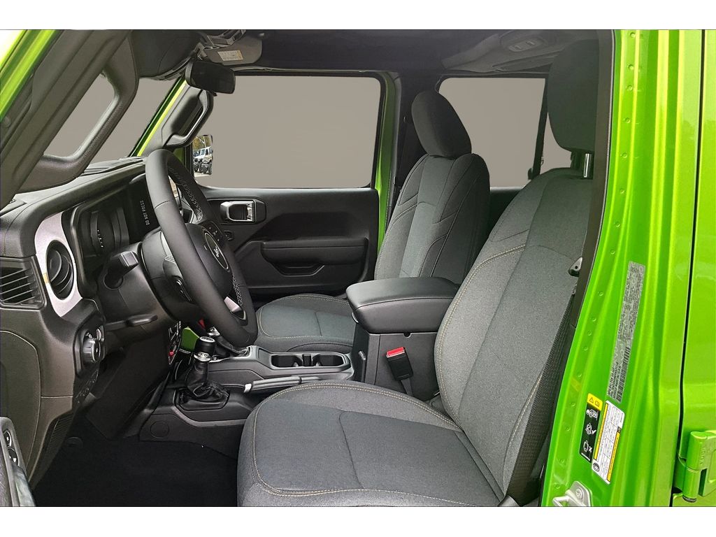2025 Jeep Wrangler 4-Door Willys - Photo 11