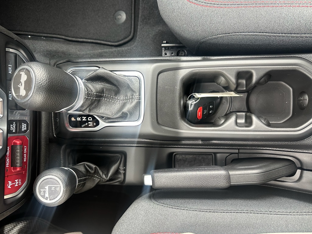 2025 Jeep Wrangler 2-Door Rubicon - Photo 36
