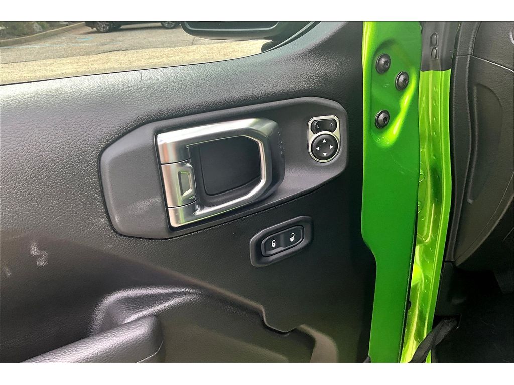 2025 Jeep Wrangler 4-Door Willys - Photo 13